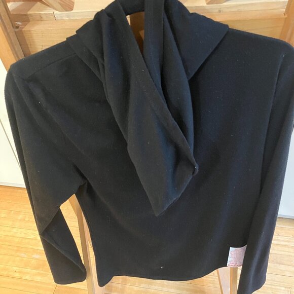 Black long sleeve shirt with large hood - Picture 5 of 9